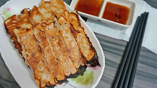 台北在地人才知道必吃的13家鍋貼-懶人包