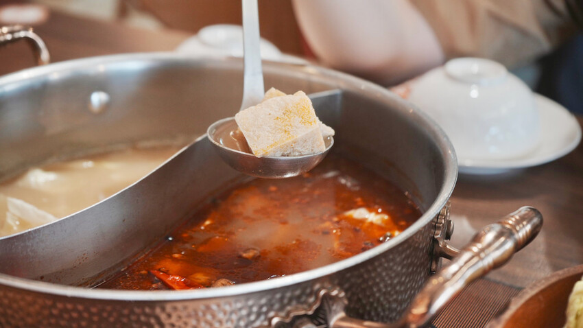 台北市大安區[台北美食] 牛本色溫體牛火鍋｜名字有「牛」免費吃肉！市民大道必吃火鍋推薦