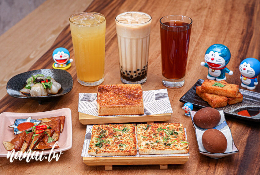 隱身三民路的泡沫紅茶店！重溫五六零年代茶店，必點正點吐司，茶葉蛋，還有很涮嘴檸檬春烏龍＋更換手壓檸檬，老紀茶行