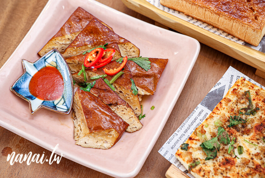 隱身三民路的泡沫紅茶店！重溫五六零年代茶店，必點正點吐司，茶葉蛋，還有很涮嘴檸檬春烏龍＋更換手壓檸檬，老紀茶行