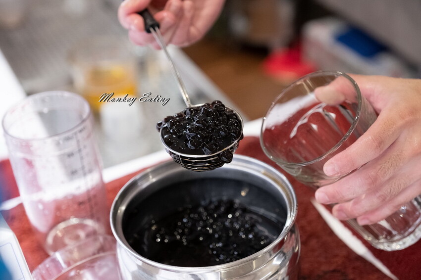 【彰化美食】老紀茶行│彰化復古風茶館，簡餐定食茶飲點心。彰化阿三肉圓對面 - 貪吃猴的幻想