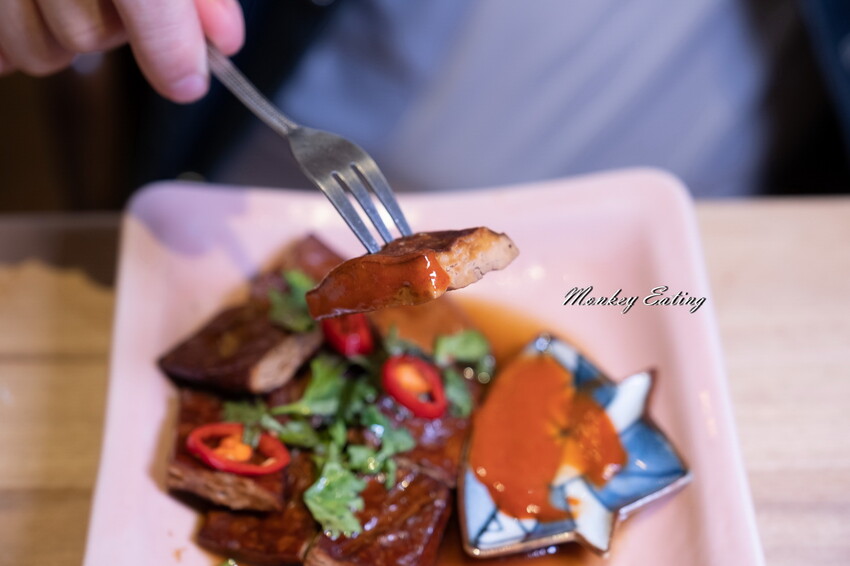 【彰化美食】老紀茶行│彰化復古風茶館，簡餐定食茶飲點心。彰化阿三肉圓對面 - 貪吃猴的幻想