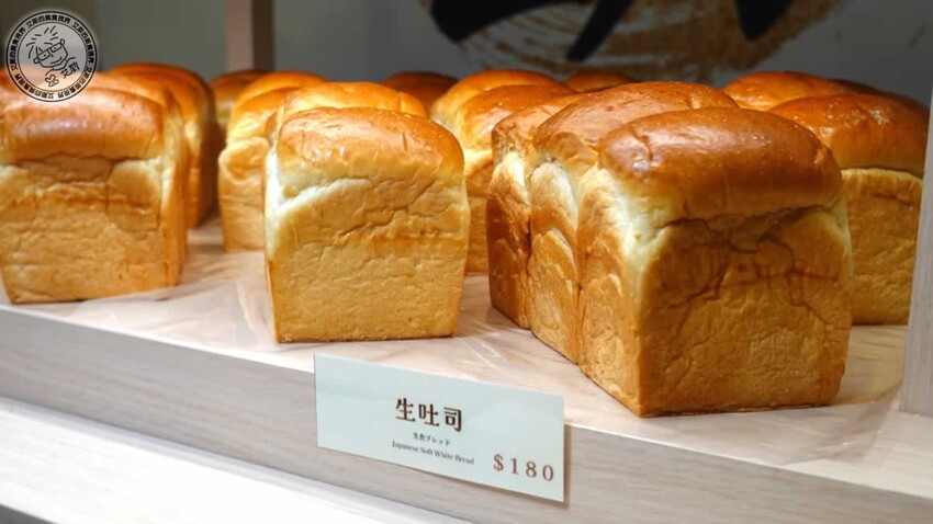 菠蘿麵包新潮流！釛匠時尚包吸睛登場，時尚菠蘿麵包爆話題。