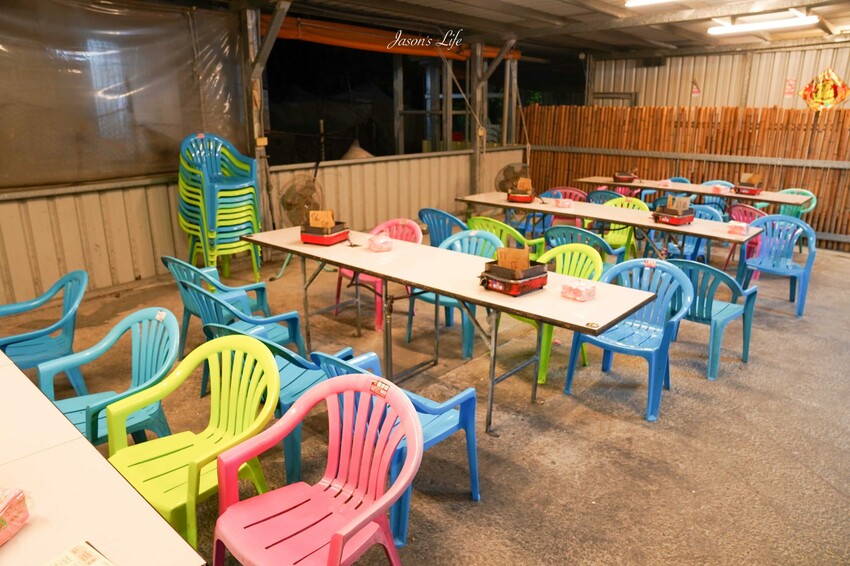 屏東縣鹽埔鄉【屏東鹽埔｜美食】阿彬火鍋店。屏東鹽埔人激推，露天平價傳統石頭火鍋，肉片不用百元，自炒沙茶醬及湯頭好