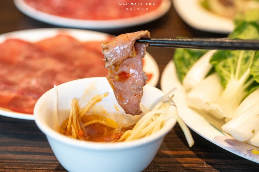 新北市新莊區新莊美食｜野牛殿溫體牛新莊旗艦店～新莊體育館前超人氣的溫體牛火鍋，不需要解釋的好味道（菜單）
