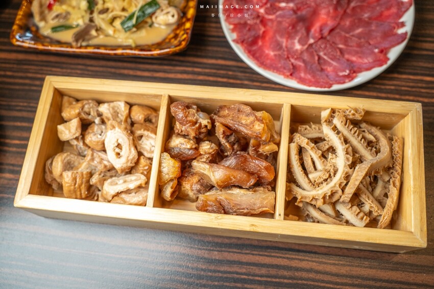 新北市新莊區新莊美食｜野牛殿溫體牛新莊旗艦店～新莊體育館前超人氣的溫體牛火鍋，不需要解釋的好味道（菜單）