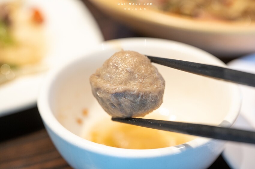 新北市新莊區新莊美食｜野牛殿溫體牛新莊旗艦店～新莊體育館前超人氣的溫體牛火鍋，不需要解釋的好味道（菜單）