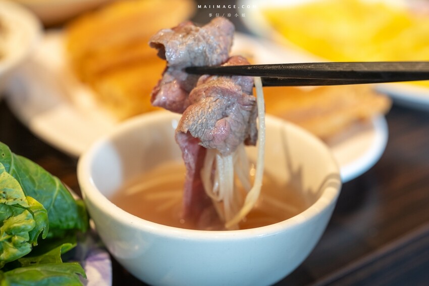 新北市新莊區新莊美食｜野牛殿溫體牛新莊旗艦店～新莊體育館前超人氣的溫體牛火鍋，不需要解釋的好味道（菜單）