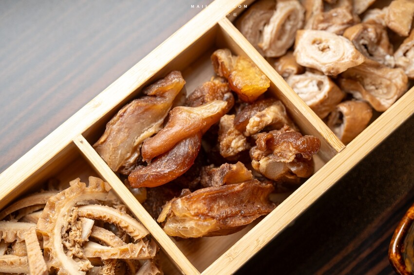 新北市新莊區新莊美食｜野牛殿溫體牛新莊旗艦店～新莊體育館前超人氣的溫體牛火鍋，不需要解釋的好味道（菜單）