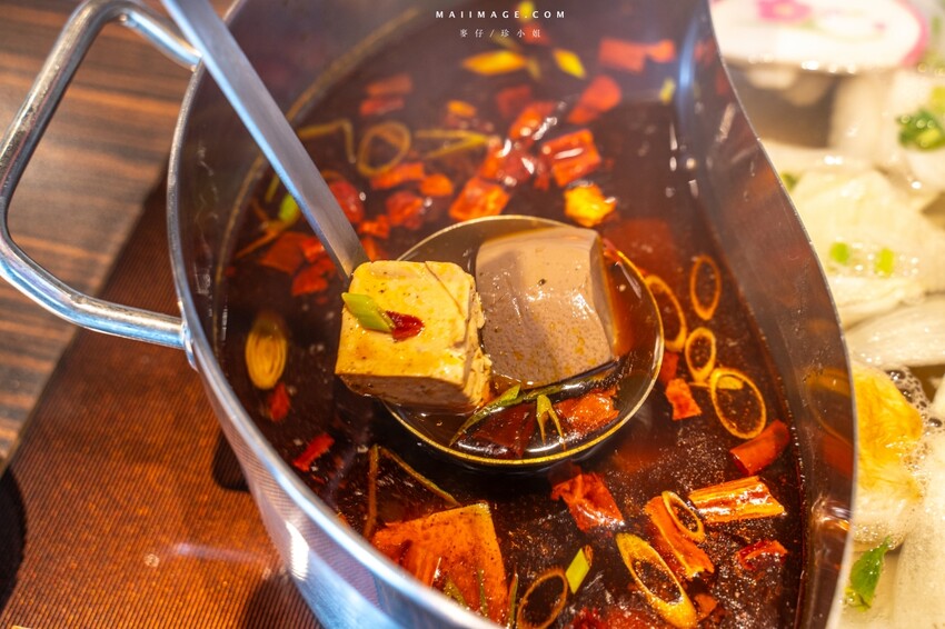 新北市新莊區新莊美食｜野牛殿溫體牛新莊旗艦店～新莊體育館前超人氣的溫體牛火鍋，不需要解釋的好味道（菜單）