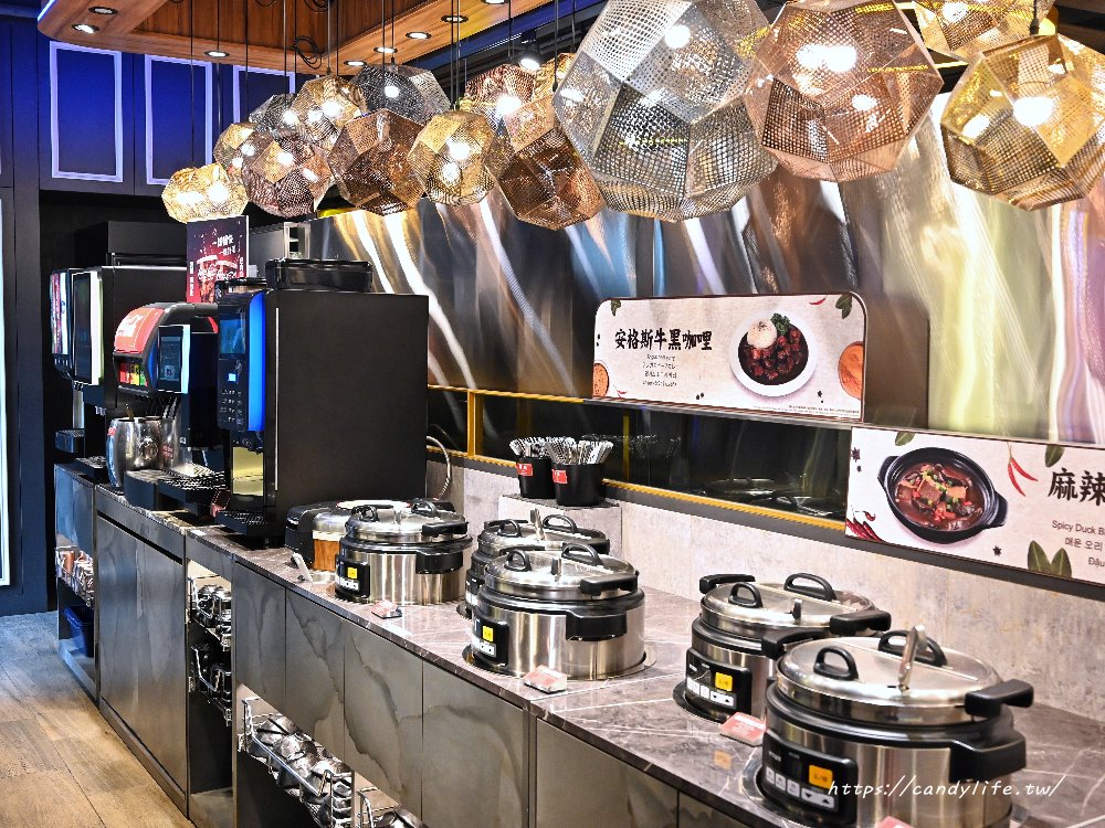 台中市南屯區台中新馬辣變身潮店啦！新馬辣公益店全新升級酒牆麻辣鍋，升級不加價！ - 糖糖's 享食生活