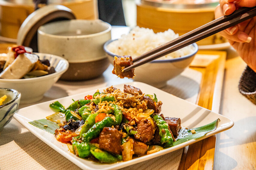 桃園龍潭隱藏版客家菜!稻吃甘鷓必點東坡肉,只有內行人才知道的客家菜。