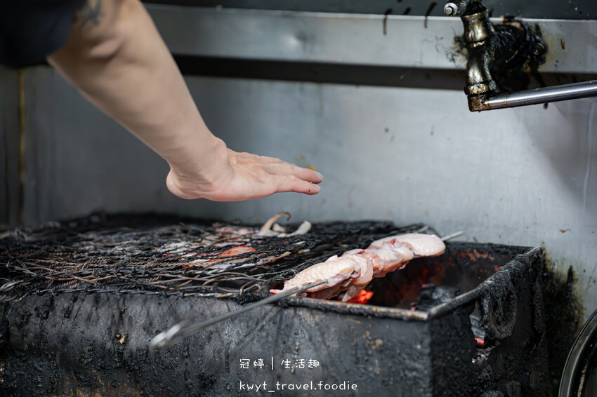 台南中西區宵夜_沙淘宮廟海產,直火炭烤香爆了!2024米其林 台南中西區宵夜_沙淘宮廟海產,直火炭烤香爆了!2024米其林
