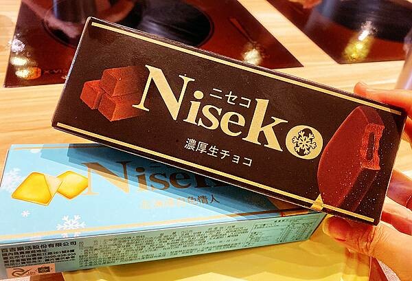 新莊火鍋推薦│大魔大滿足鍋物 超過8種特殊湯頭+一次滿足3種頂級和牛及海鮮套餐，商業午餐不用300吃到好滿足，肉品份量十足，湯頭用心調配，CP值非常高的極品火鍋店│新莊美食推薦-116.jpg