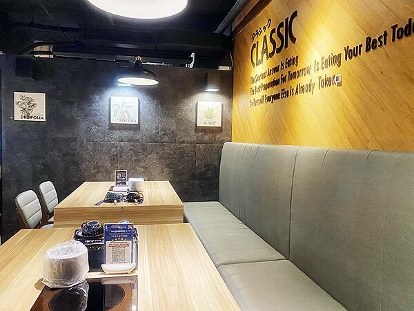 新莊火鍋推薦│大魔大滿足鍋物 超過8種特殊湯頭+一次滿足3種頂級和牛及海鮮套餐，商業午餐不用300吃到好滿足，肉品份量十足，湯頭用心調配，CP值非常高的極品火鍋店│新莊美食推薦-10.jpg