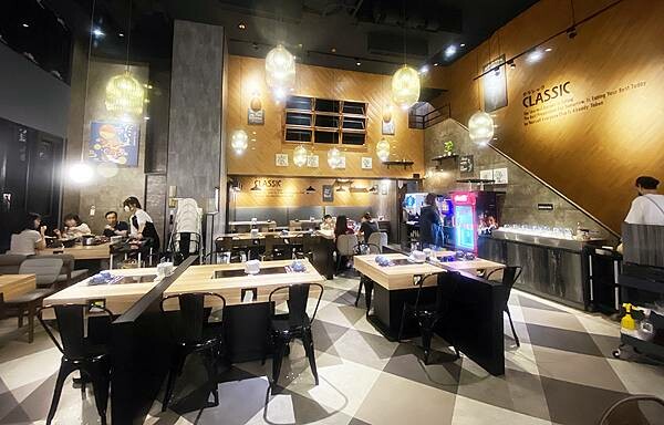 新莊火鍋推薦│大魔大滿足鍋物 超過8種特殊湯頭+一次滿足3種頂級和牛及海鮮套餐，商業午餐不用300吃到好滿足，肉品份量十足，湯頭用心調配，CP值非常高的極品火鍋店│新莊美食推薦-06.jpg