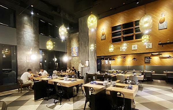 新莊火鍋推薦│大魔大滿足鍋物 超過8種特殊湯頭+一次滿足3種頂級和牛及海鮮套餐，商業午餐不用300吃到好滿足，肉品份量十足，湯頭用心調配，CP值非常高的極品火鍋店│新莊美食推薦-08.jpg