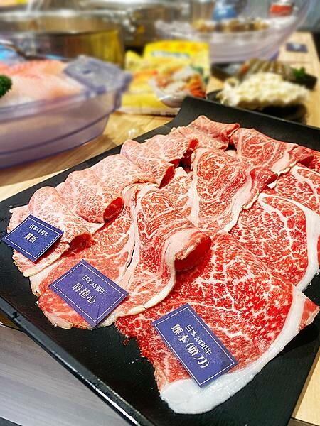 新莊火鍋推薦│大魔大滿足鍋物 超過8種特殊湯頭+一次滿足3種頂級和牛及海鮮套餐，商業午餐不用300吃到好滿足，肉品份量十足，湯頭用心調配，CP值非常高的極品火鍋店│新莊美食推薦-54.jpg