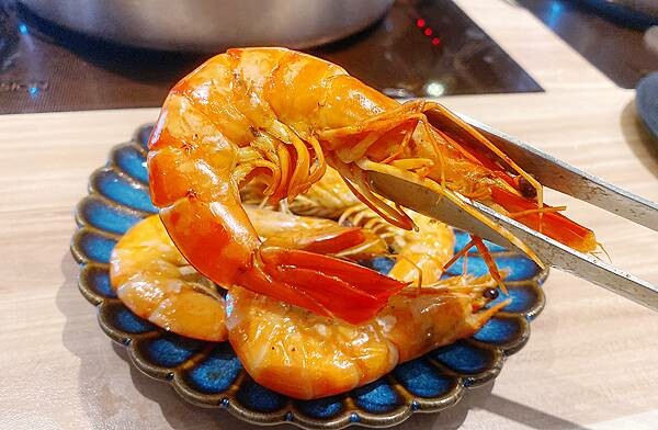 新莊火鍋推薦│大魔大滿足鍋物 超過8種特殊湯頭+一次滿足3種頂級和牛及海鮮套餐，商業午餐不用300吃到好滿足，肉品份量十足，湯頭用心調配，CP值非常高的極品火鍋店│新莊美食推薦-105.jpg