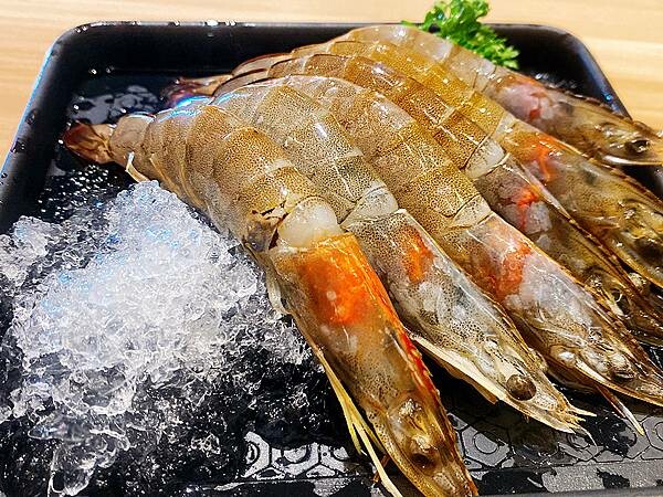 新莊火鍋推薦│大魔大滿足鍋物 超過8種特殊湯頭+一次滿足3種頂級和牛及海鮮套餐，商業午餐不用300吃到好滿足，肉品份量十足，湯頭用心調配，CP值非常高的極品火鍋店│新莊美食推薦-51.jpg