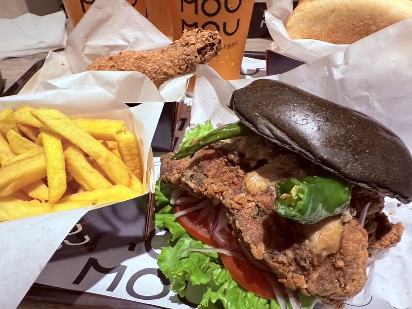 MOUMOU漢堡登場！微風南山新開幕必吃，台北美式漢堡推薦。