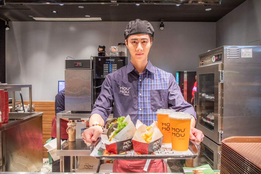 MOUMOU漢堡登場！微風南山新開幕必吃，台北美式漢堡推薦。