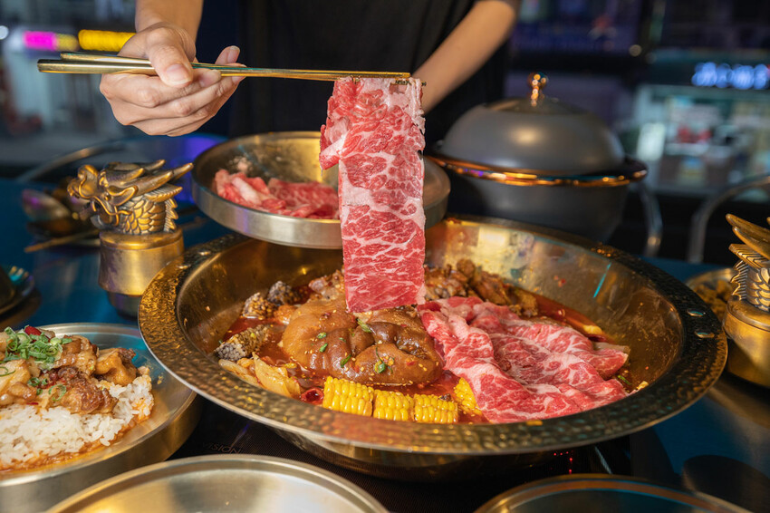 夯爐-麻辣烤鴨鍋｜逢甲烤鴨、逢甲麻辣鍋、逢甲美食、逢甲火鍋、逢甲必吃