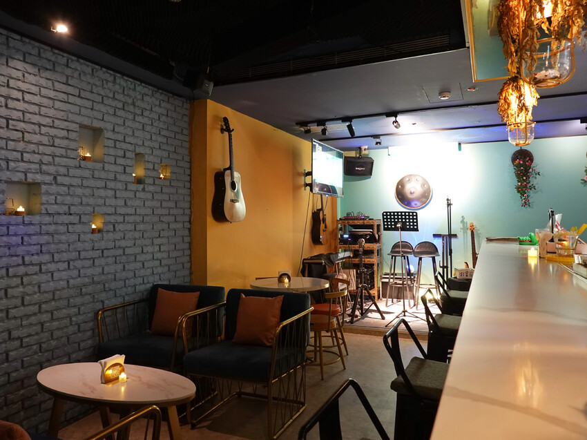 台北市松山區台北松山—HP-Herbal Prescription 花草處方籤｜身穿藥師服在迷霧中施展花草系調酒魔法｜南京三民、市民大道