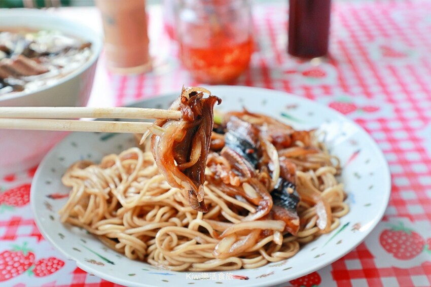 雲林縣北港鎮雲林北港鱔魚麵|北港美食小吃推薦光明鱔魚麵,隱藏北港朝天宮周邊巷弄美食,乾鱔魚麵、鱔魚麵羹都好好吃!