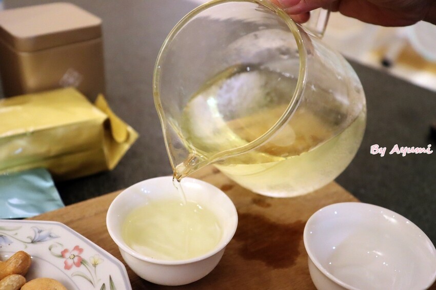 台南市安南區[中秋送禮推薦]泊軒茶飲咖啡專賣店/泊軒提供「內用服務」， 邀您來店喝茶，喜歡再帶走/維持服務品質，採預