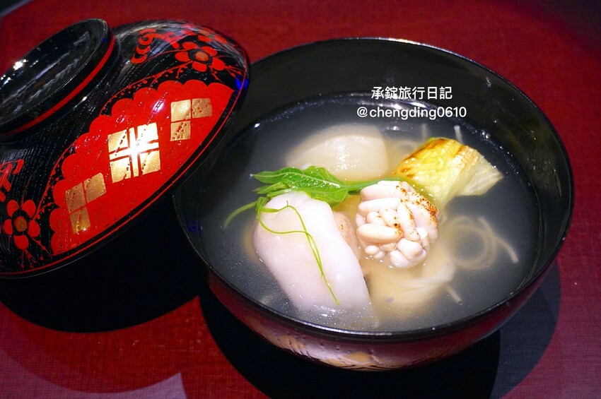 台中市北屯區日本米其林二星主廚《無菜單料理》,11月免費招待吃螃蟹, 餐廳還有兩隻梅花鹿! - 承錠旅行日記