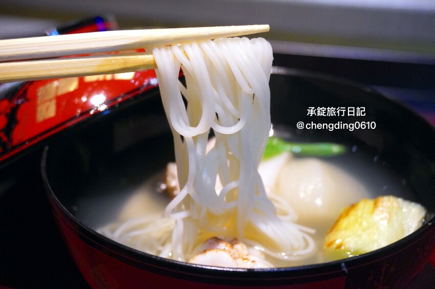 台中市北屯區日本米其林二星主廚《無菜單料理》,11月免費招待吃螃蟹, 餐廳還有兩隻梅花鹿! - 承錠旅行日記