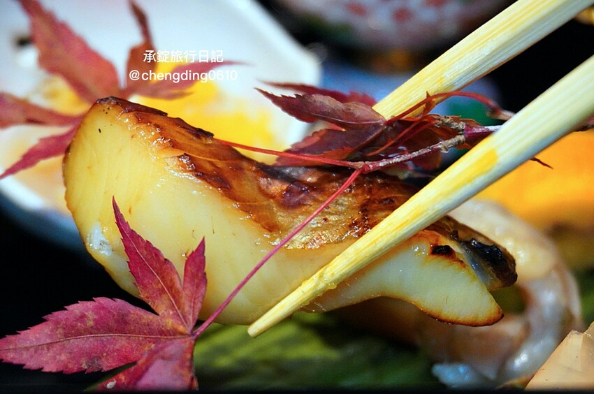 台中市北屯區日本米其林二星主廚《無菜單料理》,11月免費招待吃螃蟹, 餐廳還有兩隻梅花鹿! - 承錠旅行日記