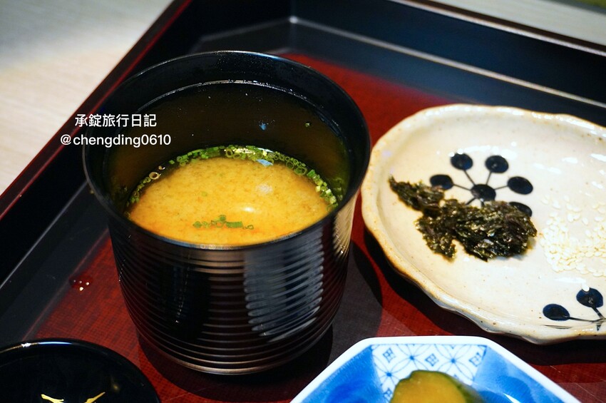 台中市北屯區日本米其林二星主廚《無菜單料理》,11月免費招待吃螃蟹, 餐廳還有兩隻梅花鹿! - 承錠旅行日記