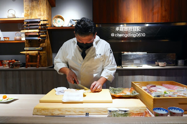 台中市北屯區日本米其林二星主廚《無菜單料理》,11月免費招待吃螃蟹, 餐廳還有兩隻梅花鹿! - 承錠旅行日記