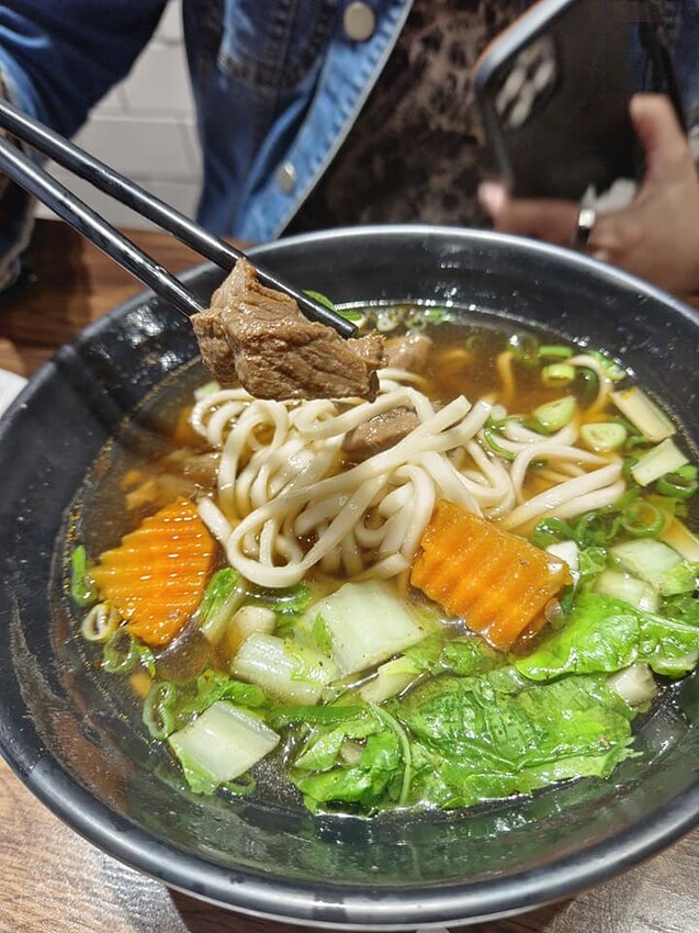 屏東縣恆春鎮恆春美食|寶順號,開業超過20年,恆春轉運站附近最美牛肉麵店