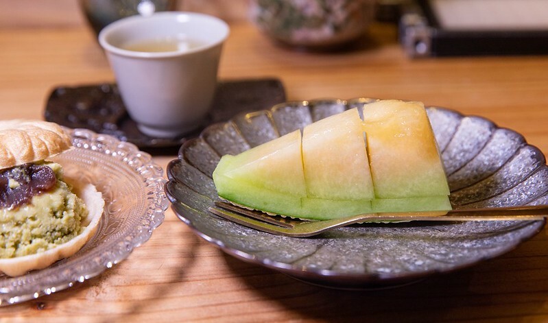 忠孝復興站3分鐘就到！東區日料「鮨金 Sushi Kane」，三家米其林經驗主廚、炭燒大間鮪蛇腹握壽司必吃。