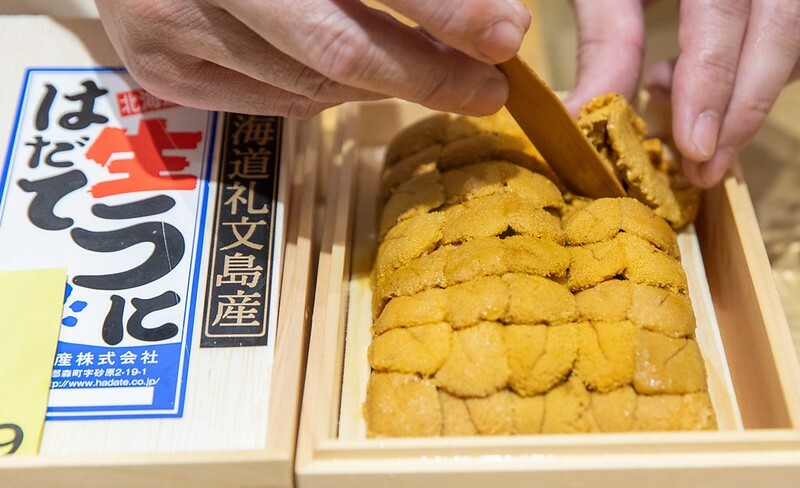 忠孝復興站3分鐘就到！東區日料「鮨金 Sushi Kane」，三家米其林經驗主廚、炭燒大間鮪蛇腹握壽司必吃。