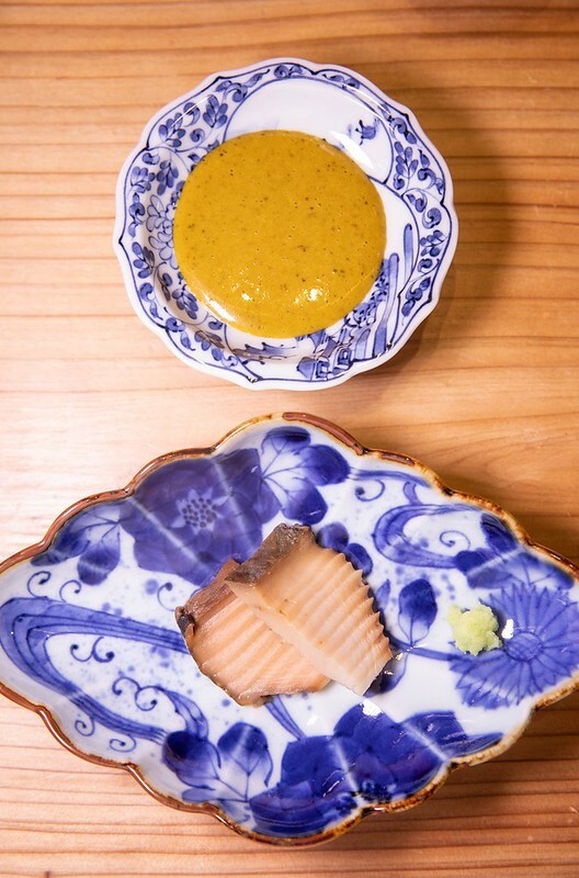 忠孝復興站3分鐘就到！東區日料「鮨金 Sushi Kane」，三家米其林經驗主廚、炭燒大間鮪蛇腹握壽司必吃。