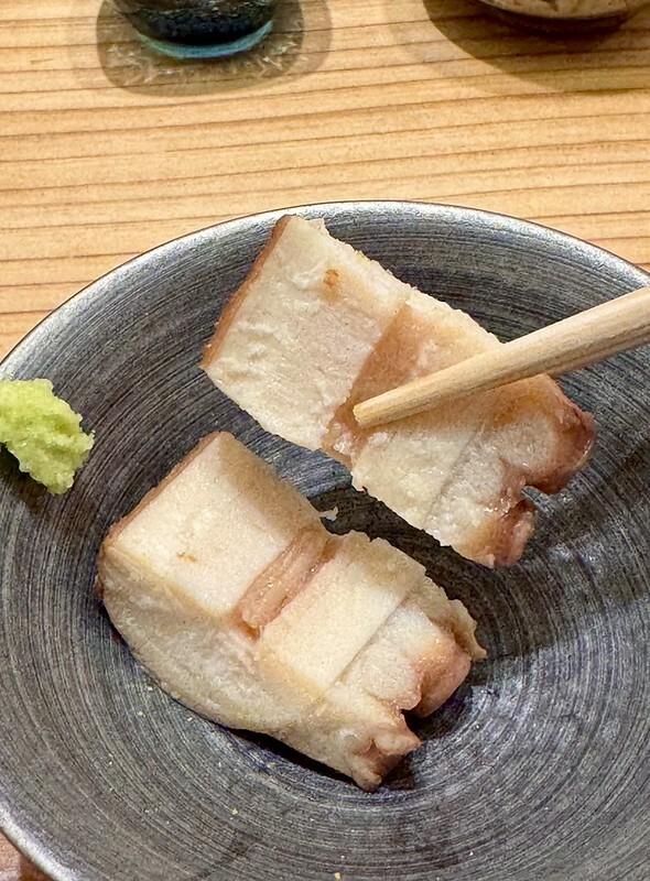 忠孝復興站3分鐘就到！東區日料「鮨金 Sushi Kane」，三家米其林經驗主廚、炭燒大間鮪蛇腹握壽司必吃。