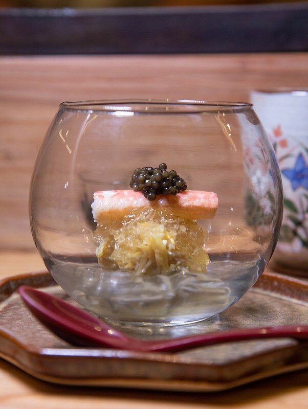 忠孝復興站3分鐘就到！東區日料「鮨金 Sushi Kane」，三家米其林經驗主廚、炭燒大間鮪蛇腹握壽司必吃。