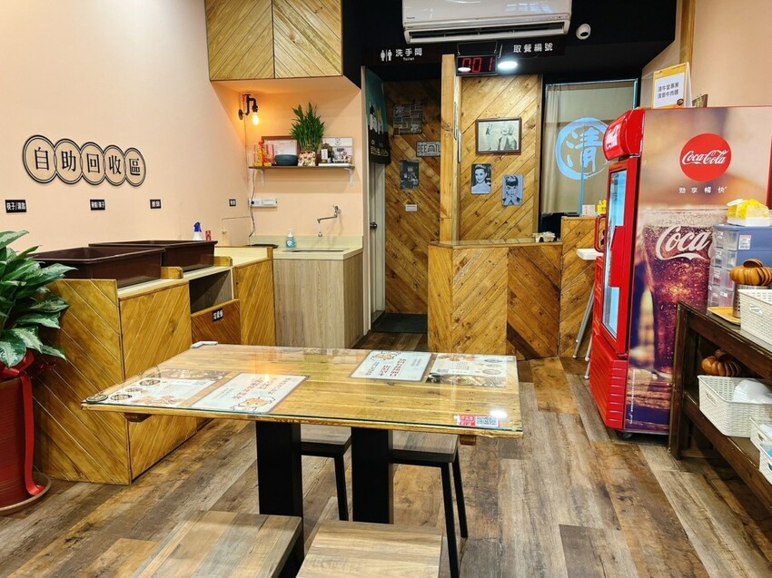 桃園市中壢區中壢巨無霸霸王牛肉麵，比臉還要大兩倍｜清牛堂清燉牛肉麵，採用日本小麥麵製作一麵兩吃，乾的湯的攏乎你