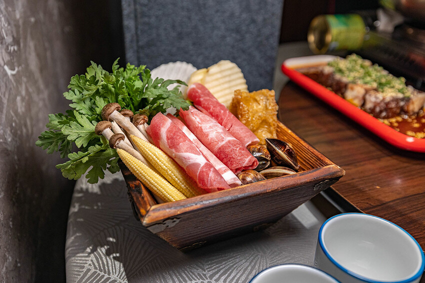 墨川四川樟茶烤鴨｜2025台南美食推薦