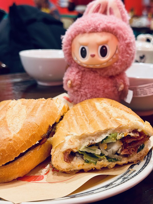 中壢火車站美食推薦！Adam Quy越南河粉超道地，經典順化牛肉米線必吃。