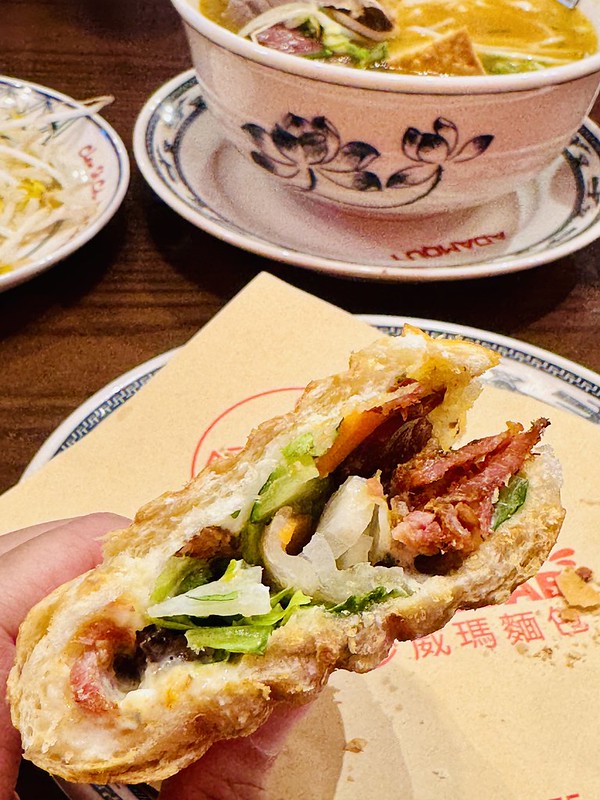 中壢火車站美食推薦！Adam Quy越南河粉超道地，經典順化牛肉米線必吃。