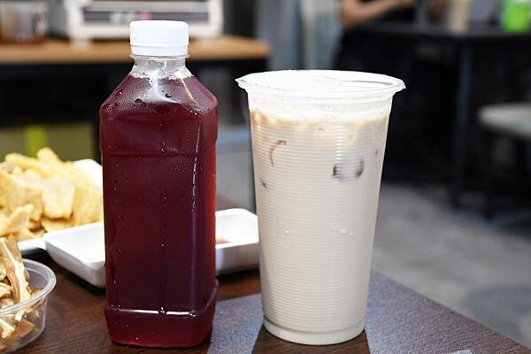 高雄市楠梓區在地人不告訴你的大份量鍋燒~【叁岐爍鍋燒】用海鮮下去熬煮湯頭,吃的超安心又滿足的啦※高雄鍋燒推薦