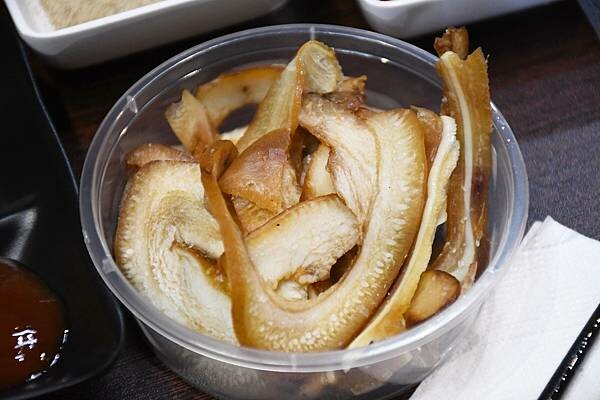 高雄市楠梓區在地人不告訴你的大份量鍋燒~【叁岐爍鍋燒】用海鮮下去熬煮湯頭,吃的超安心又滿足的啦※高雄鍋燒推薦