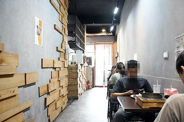 高雄市楠梓區在地人不告訴你的大份量鍋燒~【叁岐爍鍋燒】用海鮮下去熬煮湯頭,吃的超安心又滿足的啦※高雄鍋燒推薦