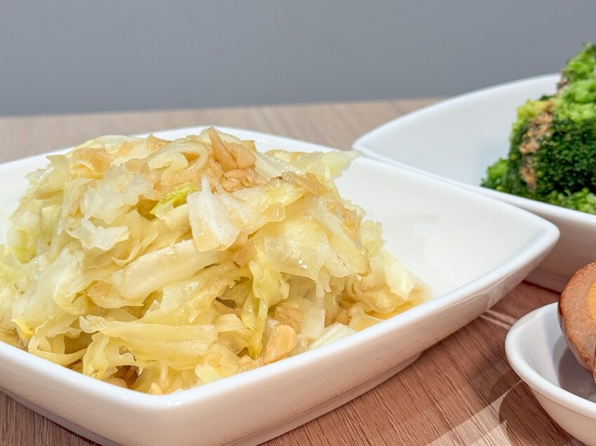 新竹市東區2024 最新 新竹必吃開箱 - 津叁雞肉飯 Ｉ位於新竹科學園區一級戰區、便宜版健康餐的雞肉飯 - 理智派的生活手札