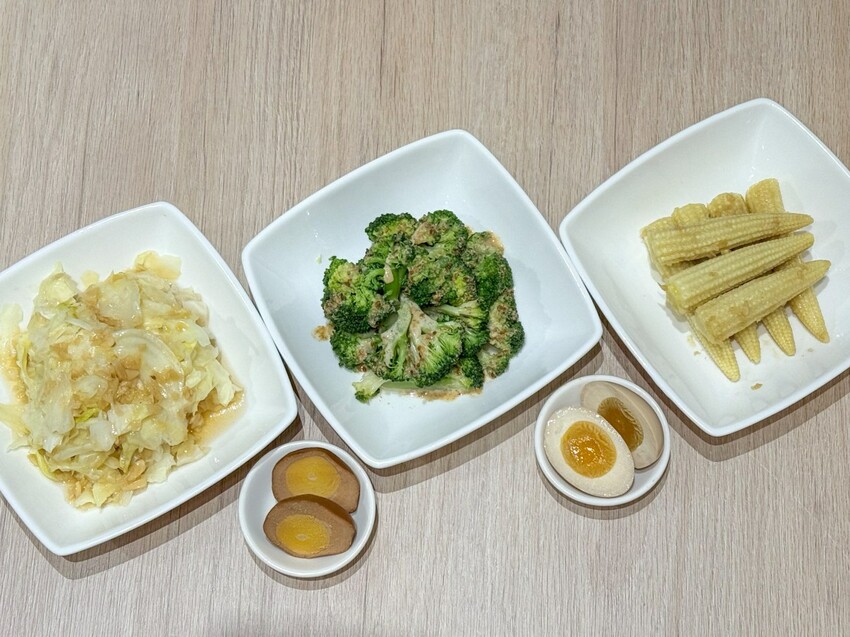 新竹市東區2024 最新 新竹必吃開箱 - 津叁雞肉飯 Ｉ位於新竹科學園區一級戰區、便宜版健康餐的雞肉飯 - 理智派的生活手札